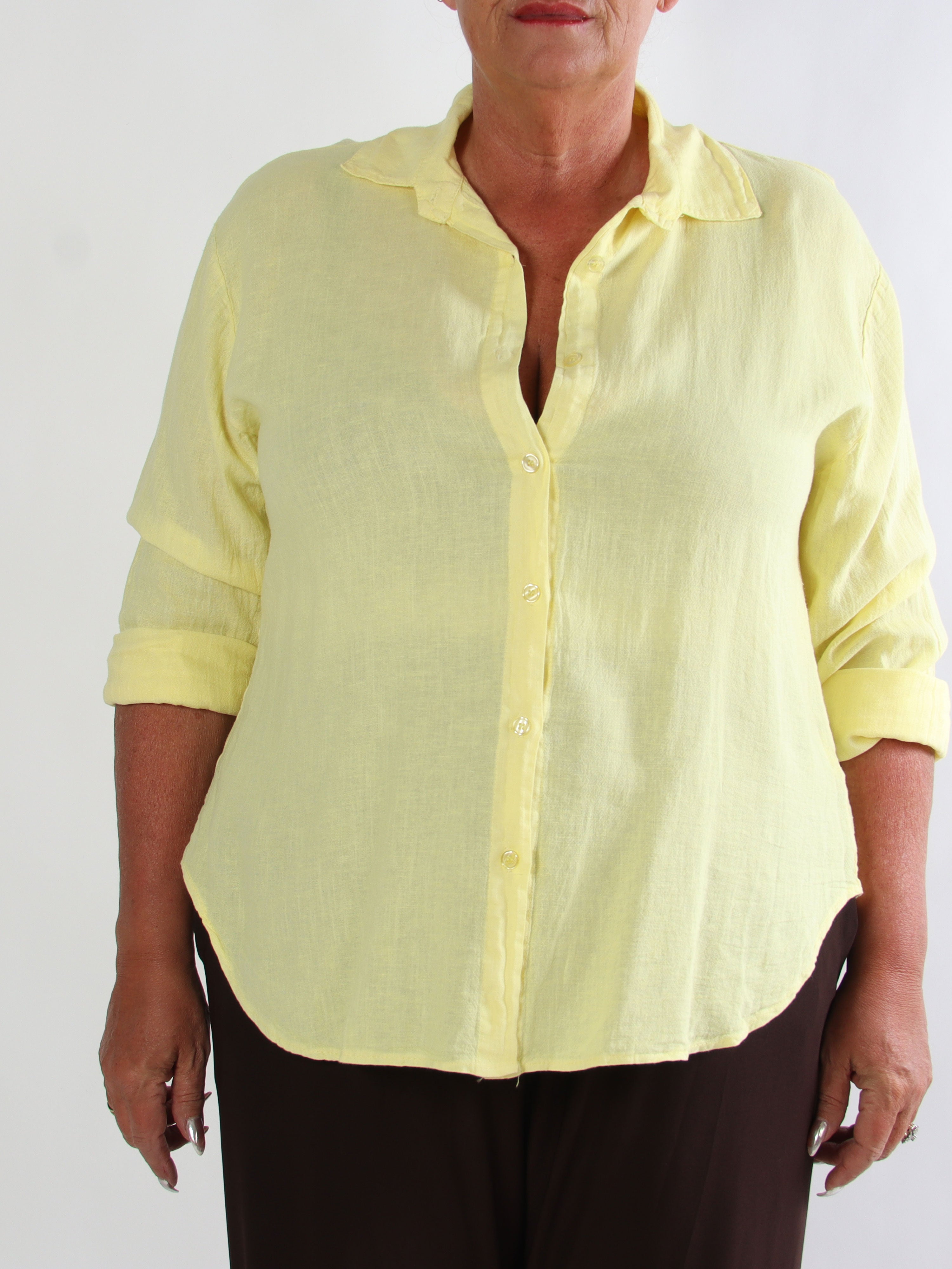 Clara Shirt - Ensfarvet plus size skjorte i viskose og hør